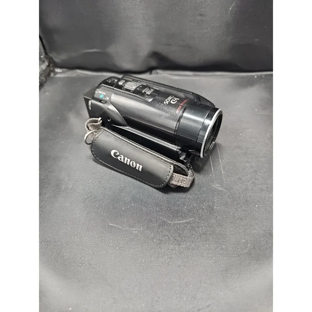 Canon VIXIA HF M30 Full HD 1080p AVCHD canon Video Camcorder